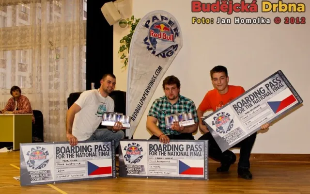 Vítězové postupující do pražského celostátního kola, zleva Petr Hynek, Miroslav Dolejš a Pavel Skuhrovec