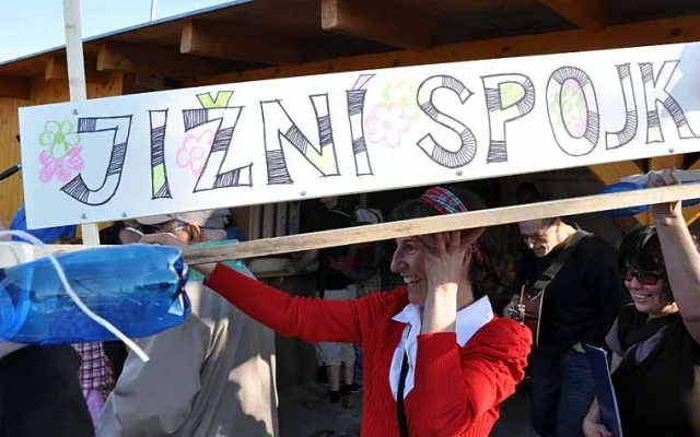 Vyprovoďme Jižní spojku po vodě k vodě