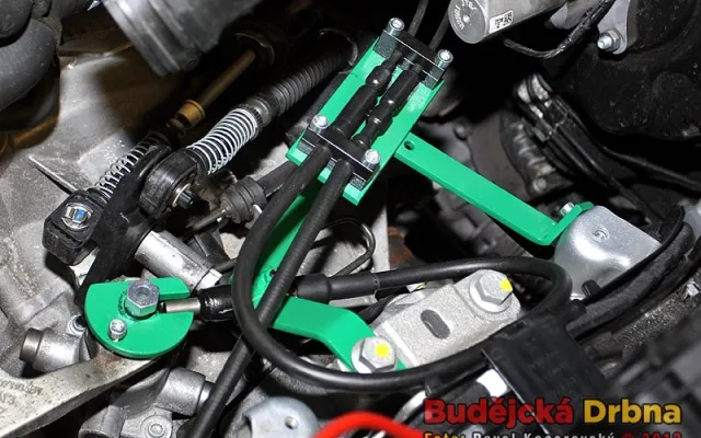 Nově vyvíjený mechanismus na mechanické uzamčení převodovky