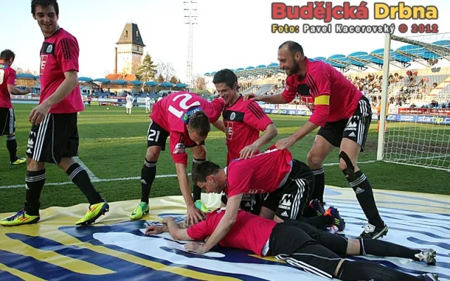 Dynamo slaví. Tři body vystřelil v poslední minutě Rudolf Otepka