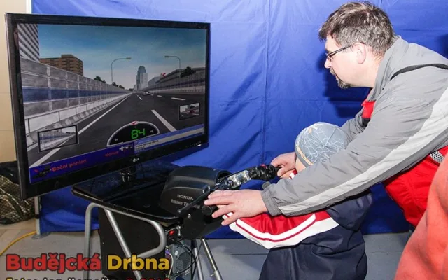 Společnost BESIP si pro návštěvníky připravila mimo jiné i tento trenažér motocyklu