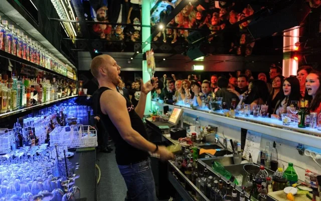 Ten, který má drink Budějcká Drbna na svědomí - barman Eda