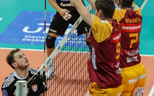 Radek Mach sleduje blok Hýského a Staňka
