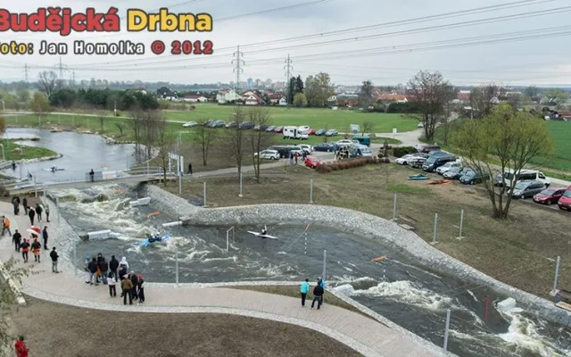 Pohled z ptačí perspektivy na první půli kanálu