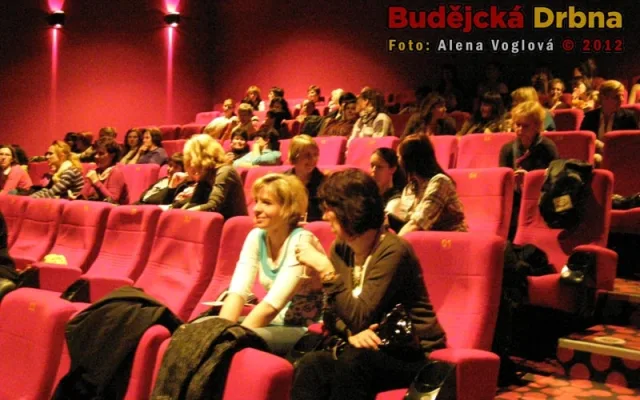 Dubnová Dámská jízda v multikině CineStar