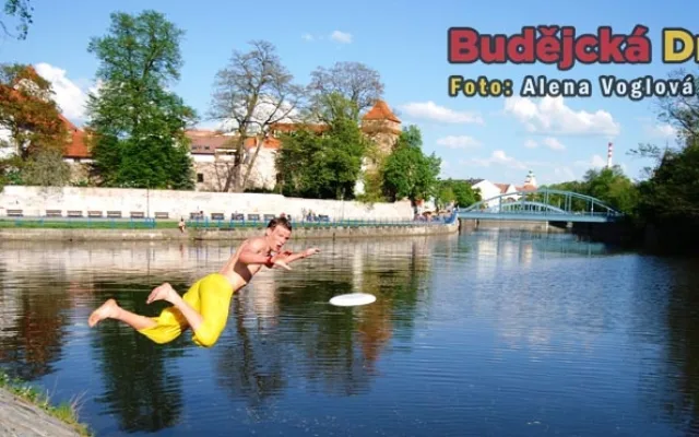 ...samozřejmě, že tento!