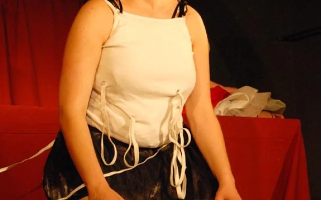 Adéla Nesrstová jako jedno z geniálních dvojčat