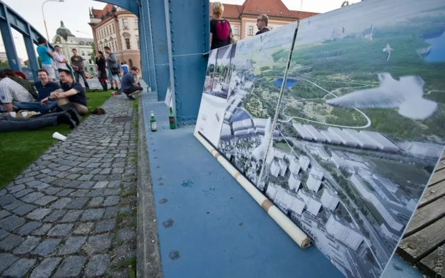 Piknik na Zlatém mostě při Budějovickém Majálesu 2012