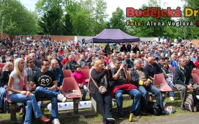 Popularita Katapultů byla vidět z plného hlediště