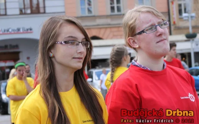 Samson sledoval taneční pokus o rekord