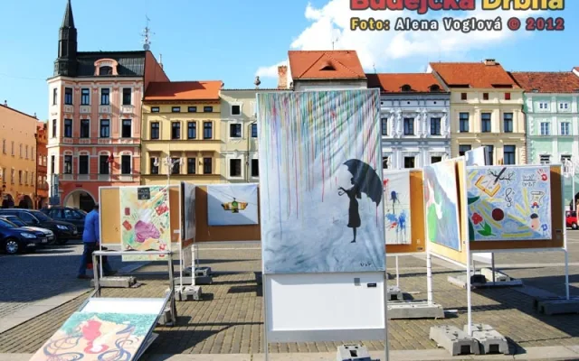 Výstava Plátna 2012