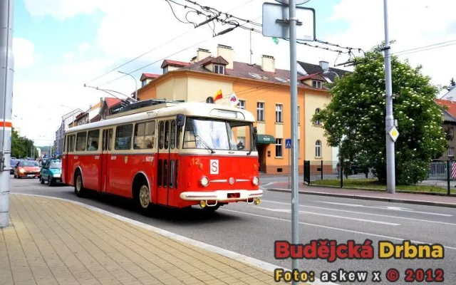 Po Budějcích na Den dětí jezdil starý trolejbus Škoda 9Tr a autobus Škoda 706 RTO