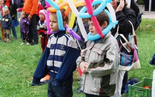 Děti dostávaly balonky