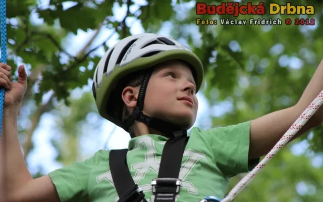 Na Máji se otevřel nový lanový park