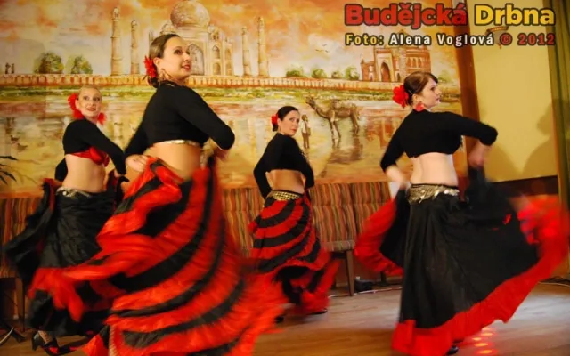 Arabské flamenco v podání studentek Leily