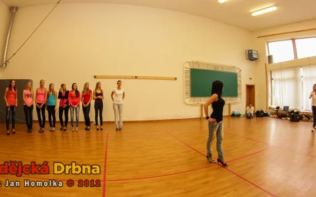 Trenování chůze na přehlídku
