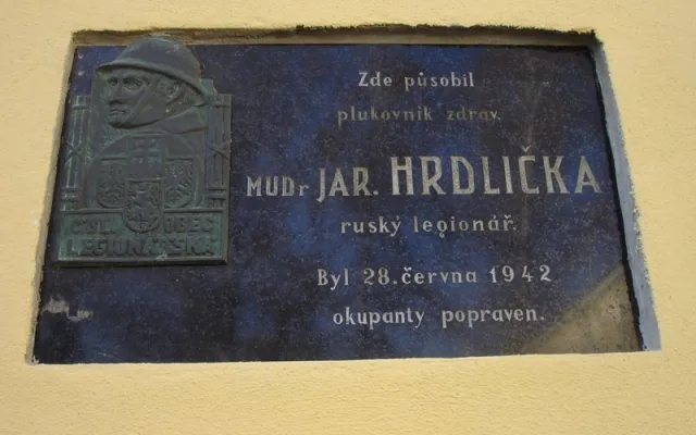 Pamětní deska v českobudějovické nemocnici
