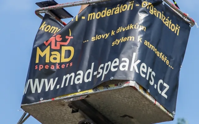 O velikém horku se přesvědčil také Dan Stach, jeden z moderátorů