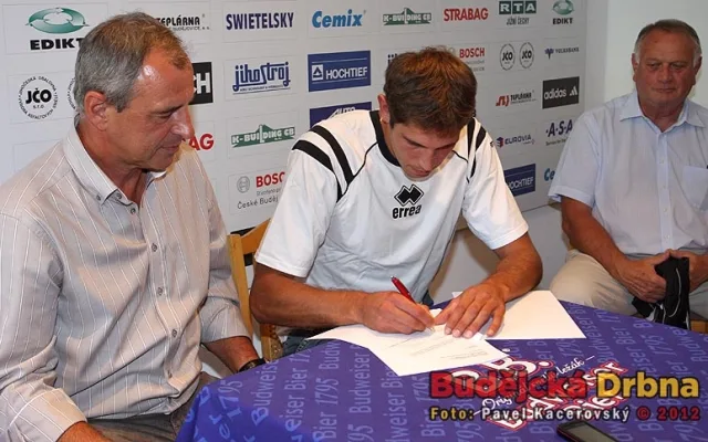 Podpis čtyřleté smlouvy