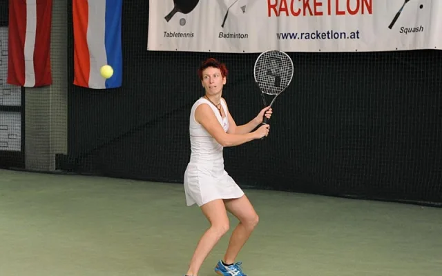 Když má Kubáňová dostatečný náskok už po squashi, tenis si nezahraje