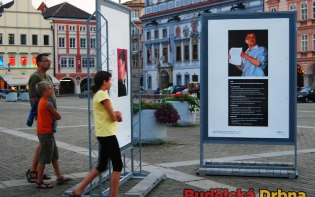 Výstavu si prohlížejí i cizinci