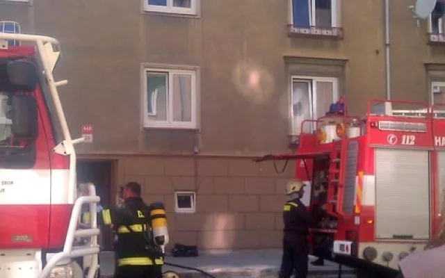 Požár bytu v Čechově ulici. Foto Josef Faltýn
