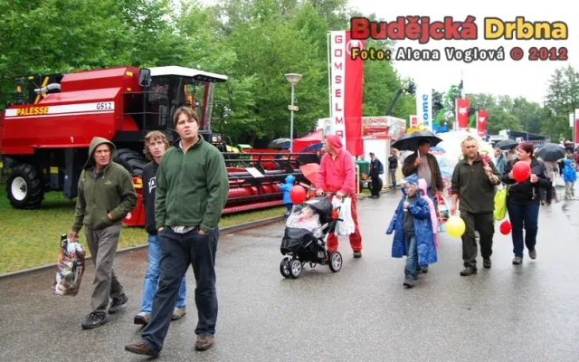 Návštěvníky Země živitelky neodradil ani vytrvalý déšť