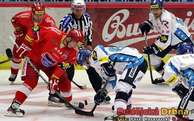 Rudolf Červený na buly proti zkušenému Jiřímu Burgerovi
