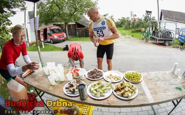 Depo mezi kolem a během