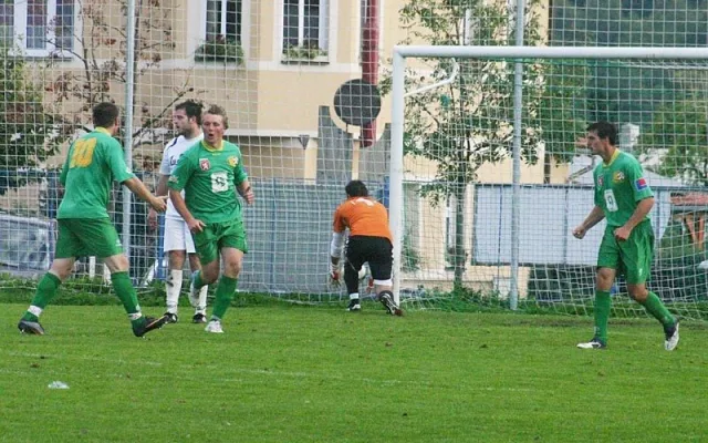 Vít Zábranský definitivně uhasil bodové naděje Rudolfova čtvrtým gólem, když prošel děravou obranou jako nůž máslem