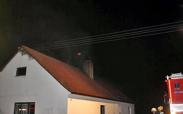 V Dyníně hořela střecha rodinného domu