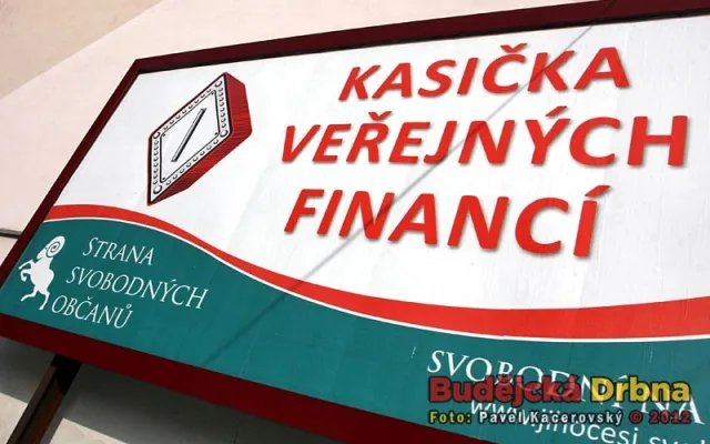 Kasička v nadživotní velikosti