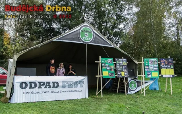 Svůj stánek tu měl také Odpad fest