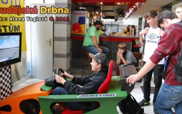 Kluci se zabavili virtuální realitou