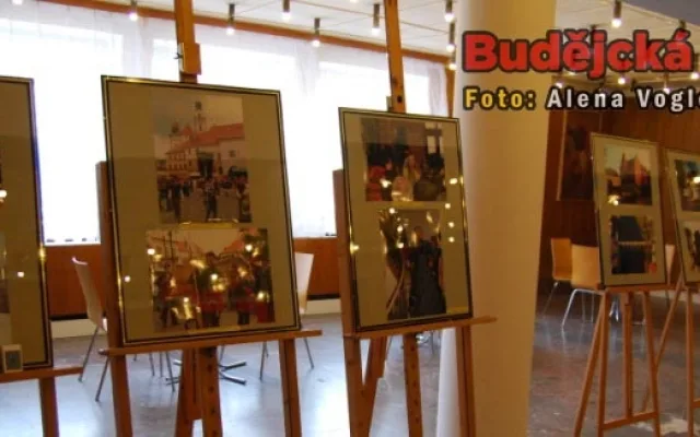 Výstava fotek z kulturních dění po jižních Čechách