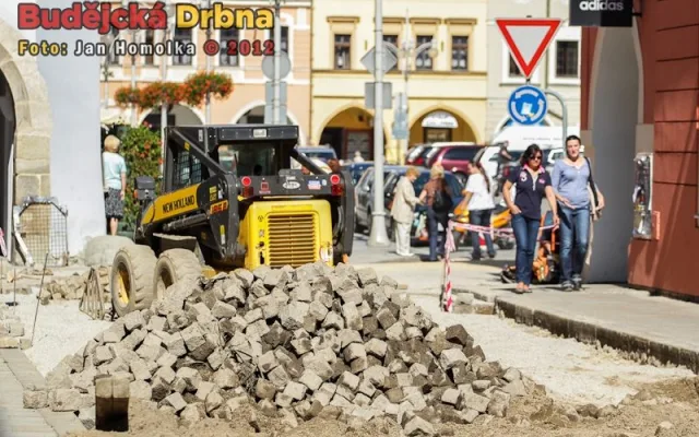 Předláždění Biskupské ulice