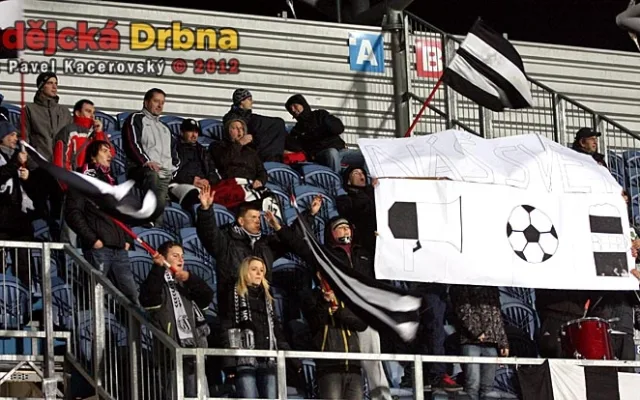 Nové choreo domácího fanklubu