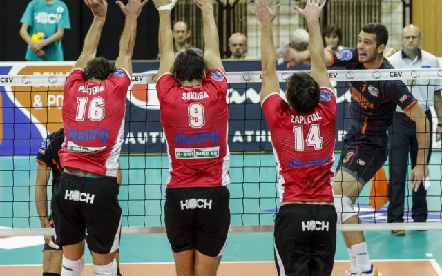 Domácí trojblok ve složení Pláteník, Sukuba a Zapletal