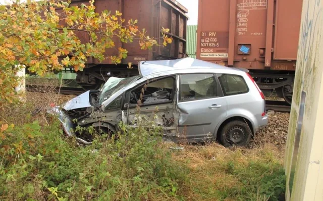 Zdemolovaný Ford Focus C-Max