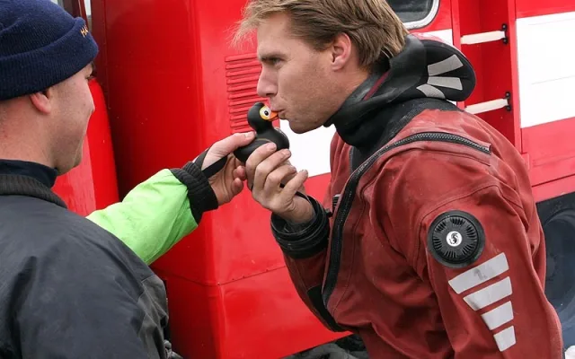 Před potápěním políbit kachničku, na to se nesmí zapomenout