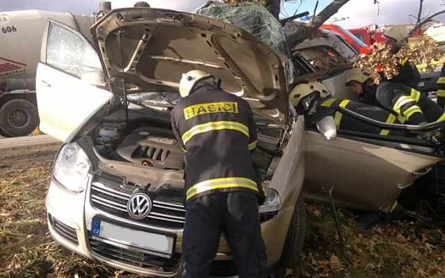Tragická nehoda Volkswagenu Golf u Plané