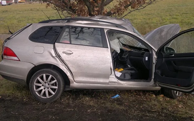 Tragická nehoda Volkswagenu Golf u Plané