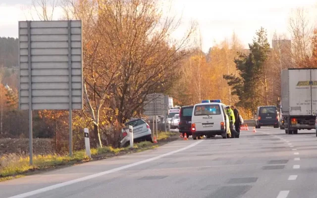Tragická nehoda Volkswagenu Golf u Plané