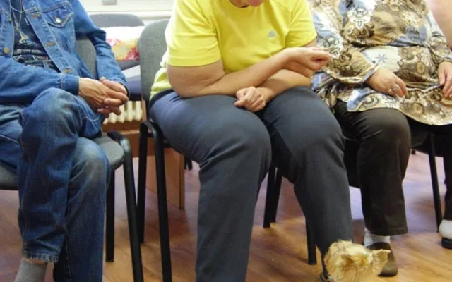Účastníci canisterapie odměňovali fenku pamlsky