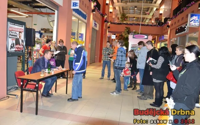 Autogramiáda Tomia Okamury v budějckém IGY Centru