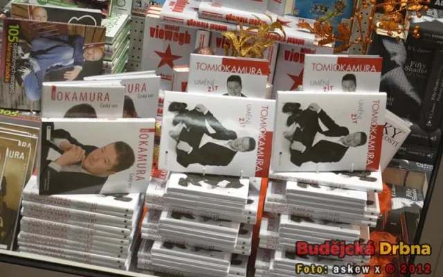 Autogramiáda Tomia Okamury v budějckém IGY Centru