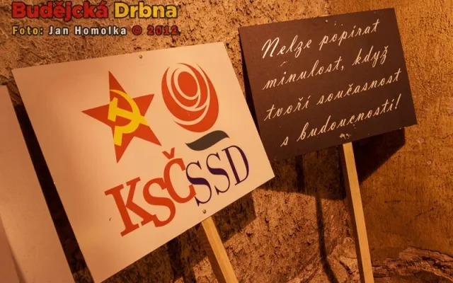 Lidé dávali své rozhořčení jasně najevo