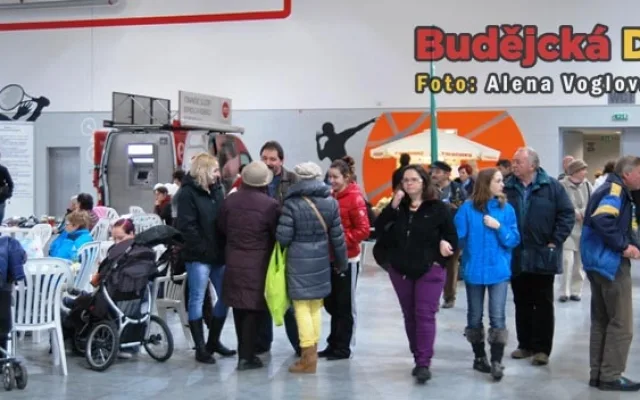Odpočinek u pódia