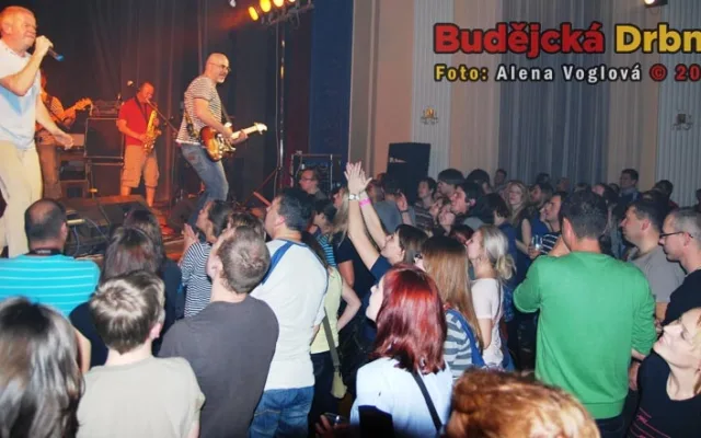 Koncert kapely Mňága a Žďorp