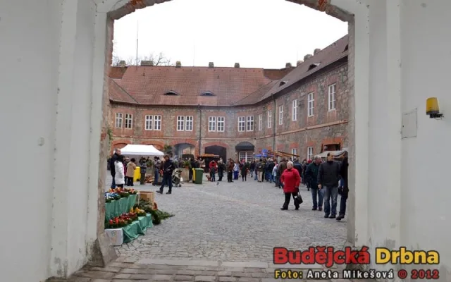 Adventní trh v Knížecím dvoře na Hluboké